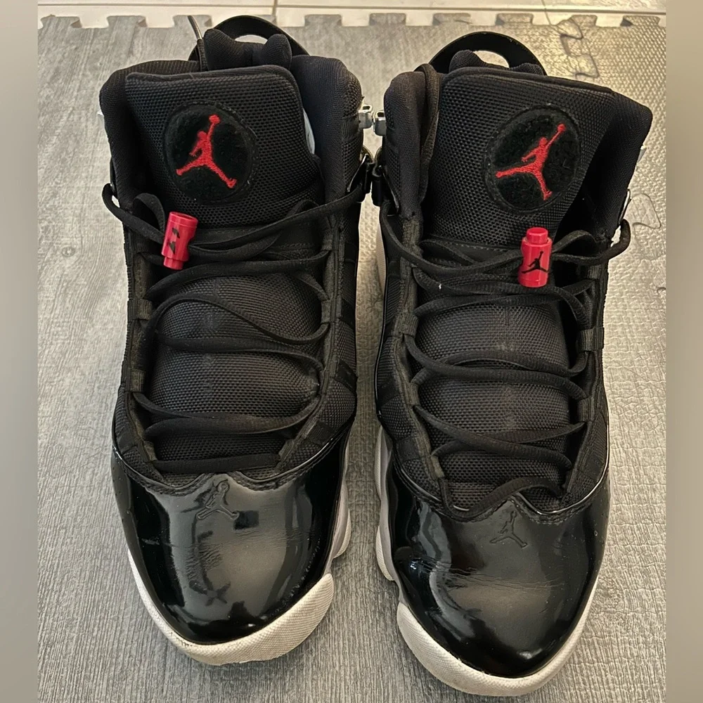 Air Jordan 6 Rings Black Red Basketball Sneakers. Mens size 12.